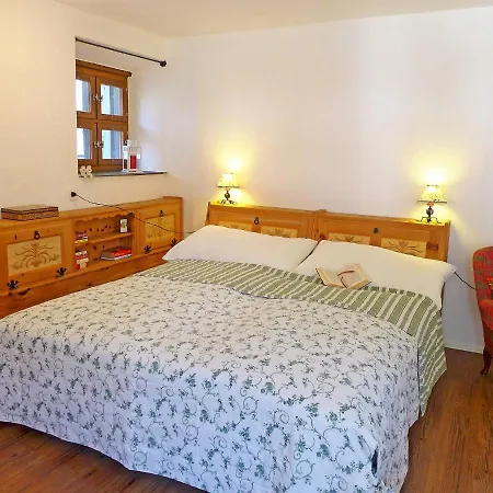 Appartamento Chesa Rossa By Interhome *